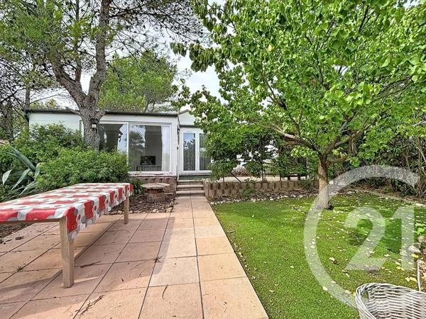 à vendre  67,64 m 2   PUGET SUR ARGENS  - 83