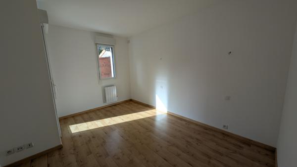Appartement  4 pièce(s)  2 chambre(s)  82 m²