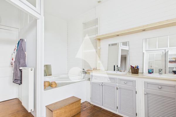 Maison 9 pièces 330 m2