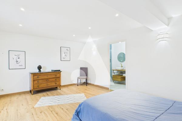 Maison 9 pièces 330 m2