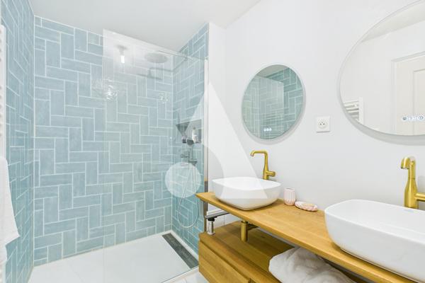Maison 9 pièces 330 m2