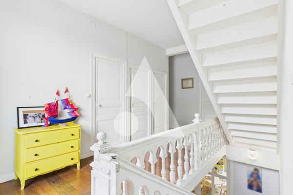 Maison 9 pièces 330 m2