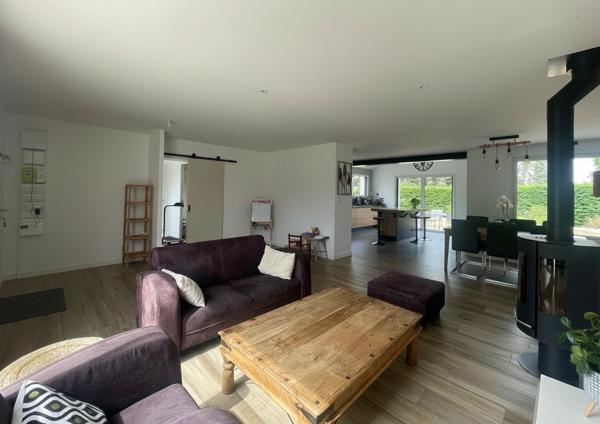 Maison
         5 pièces
        - 123 m² 489 555 € *