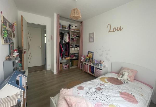 Maison
         5 pièces
        - 123 m² 489 555 € *