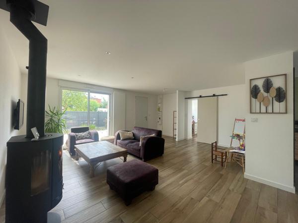 Maison
         5 pièces
        - 123 m² 489 555 € *