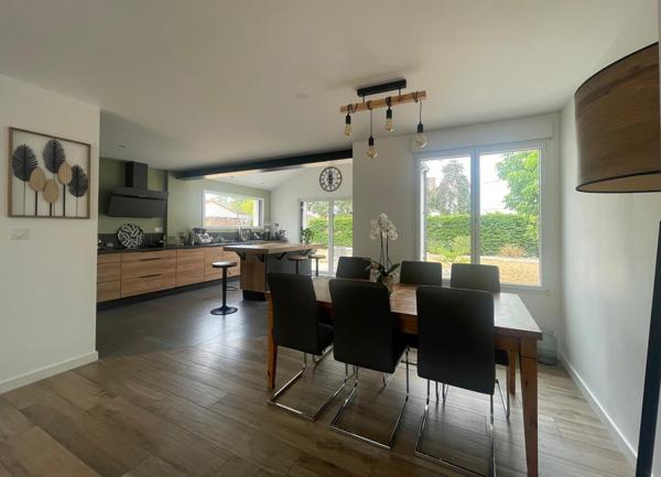 Maison
         5 pièces
        - 123 m² 489 555 € *