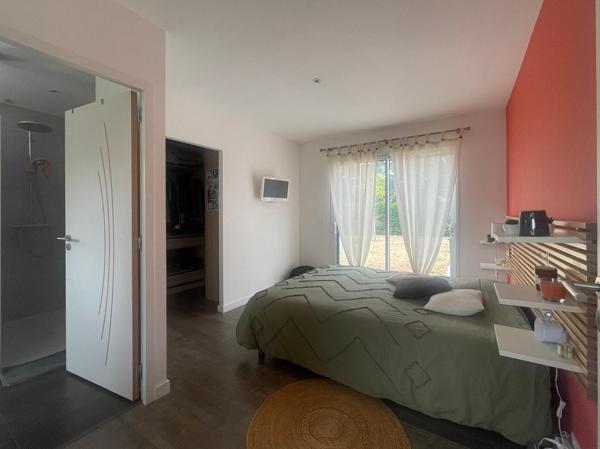 Maison
         5 pièces
        - 123 m² 489 555 € *