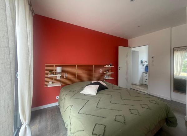 Maison
         5 pièces
        - 123 m² 489 555 € *