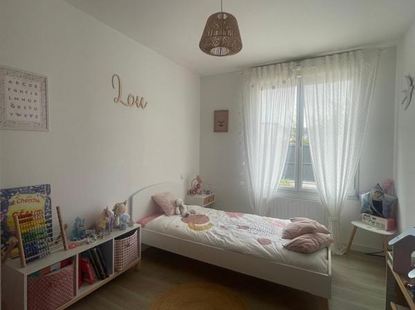 Maison
         5 pièces
        - 123 m² 489 555 € *