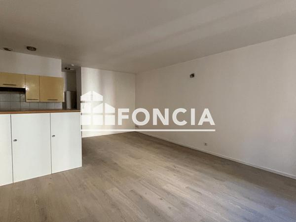 Location Studio 33.8 m² - 67 RUE DES AYRES Bordeaux 33000