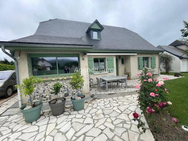 Maison - Proximite oloron-sainte-marie - Réf.:205413 PROXIMITE OLORON - TRES BELLE VILLA T5 AVEC CHALET INDEPENDANT, JARDIN ET GARAGE -
