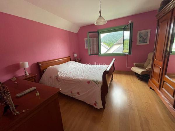 Maison - Proximite oloron-sainte-marie - Réf.:205413 PROXIMITE OLORON - TRES BELLE VILLA T5 AVEC CHALET INDEPENDANT, JARDIN ET GARAGE -