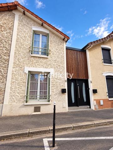Maison
         4 pièces
        - 76 m² 445 000 € *