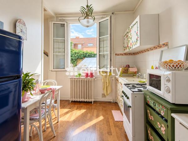 Maison
         4 pièces
        - 76 m² 445 000 € *