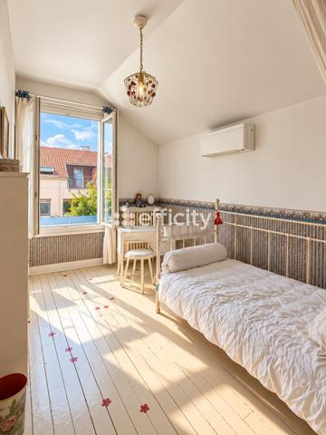 Maison
         4 pièces
        - 76 m² 445 000 € *