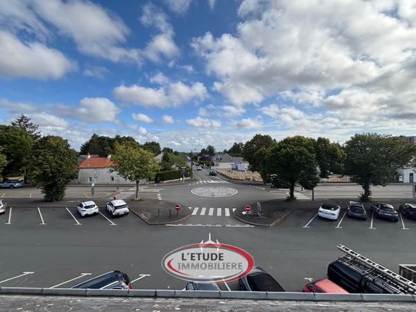 Sautron/plein coeur du bourg : au dernier étage T2 avec parking !