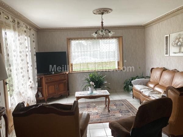 RARE!! PROPRIETE CONTEMPORAINE AVEC GARAGE, ATELIER ET GRENIER!