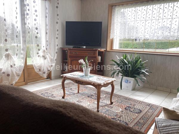 RARE!! PROPRIETE CONTEMPORAINE AVEC GARAGE, ATELIER ET GRENIER!