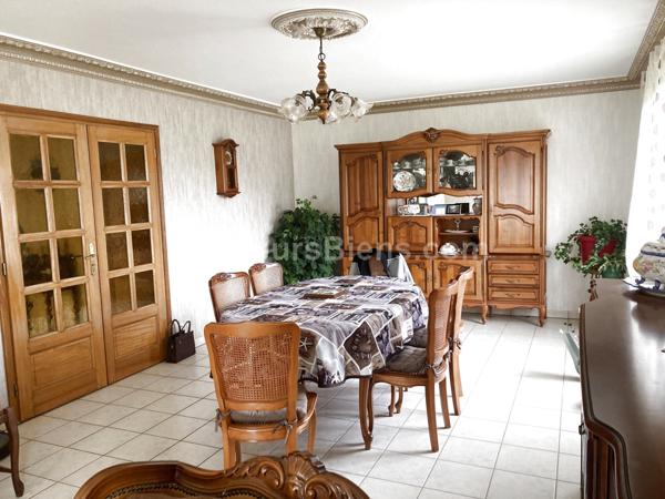 RARE!! PROPRIETE CONTEMPORAINE AVEC GARAGE, ATELIER ET GRENIER!