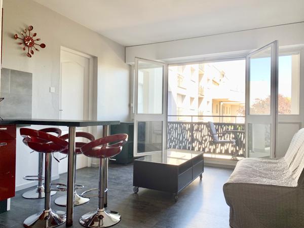 Appartement
         2 pièces
        - 38 m² 107 500 € *