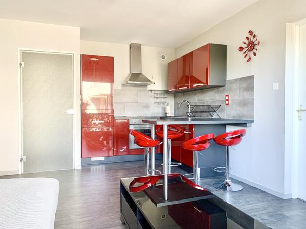Appartement
         2 pièces
        - 38 m² 107 500 € *