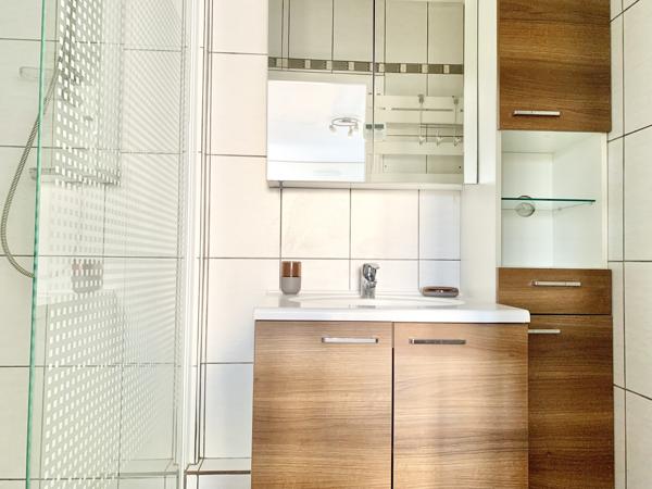 Appartement
         2 pièces
        - 38 m² 107 500 € *
