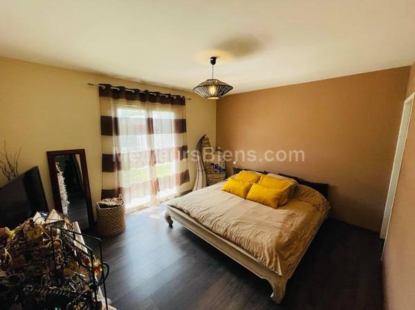 Villa T6 202m2 sur parcelle de 1082m2 à Corneilla de la Rivière