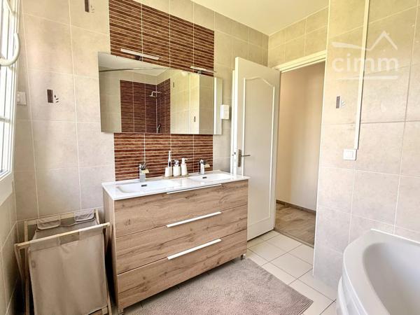 Le confort d'une maison où tout a déjà été fait… Il ne vous reste plus qu'à poser vos valises !