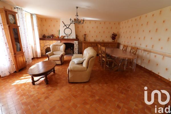 Maison 4 pièces de 151 m² à Montguyon (17270)