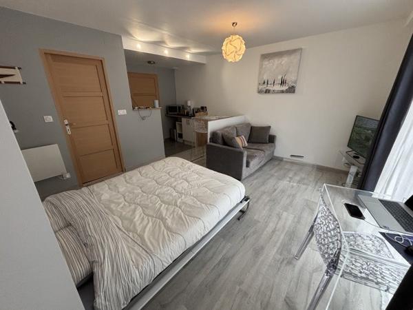 Appartement à louer 680 € CC La Rochelle 1 pièce 26 m² DPE C