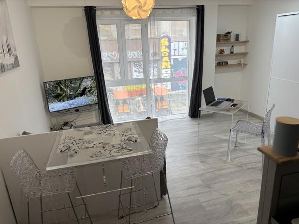 Appartement à louer 680 € CC La Rochelle 1 pièce 26 m² DPE C
