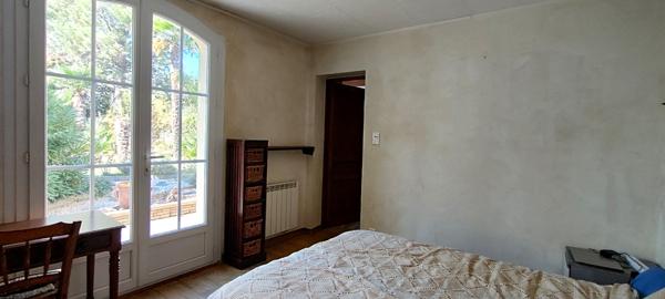 Rabastens: A 30mn de Toulouse, belle villa T5 avec beau jardin et piscine + T2  sur un terrain de 3000 m2