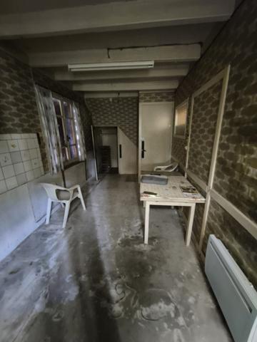 MAISON À RÉNOVER À SURGÈRES