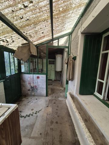 MAISON À RÉNOVER À SURGÈRES