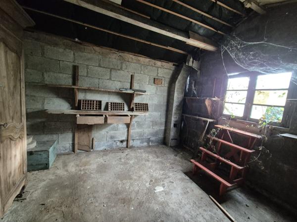 MAISON À RÉNOVER À SURGÈRES