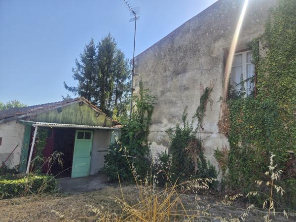 MAISON À RÉNOVER À SURGÈRES