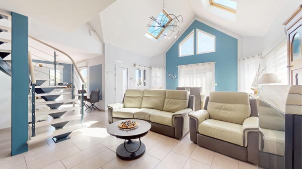 Maison
         7 pièces
        - 158 m² Bien prestige 555 000 € *