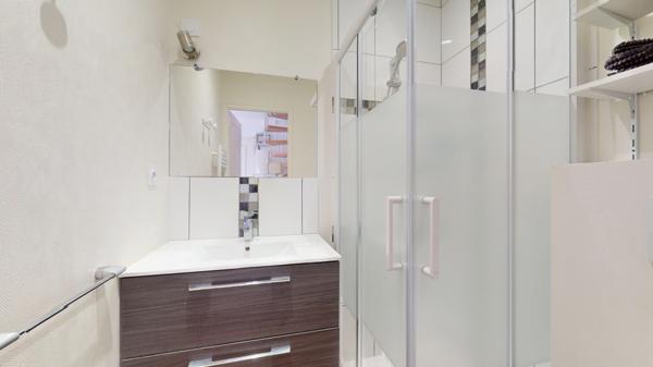 Maison
         7 pièces
        - 158 m² Bien prestige 555 000 € *