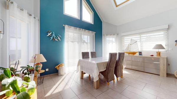 Maison
         7 pièces
        - 158 m² Bien prestige 555 000 € *