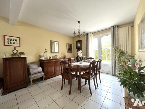 En exclusivité à Tinqueux, dans un environnement calme et résidentiel, découvrez cette maison i...