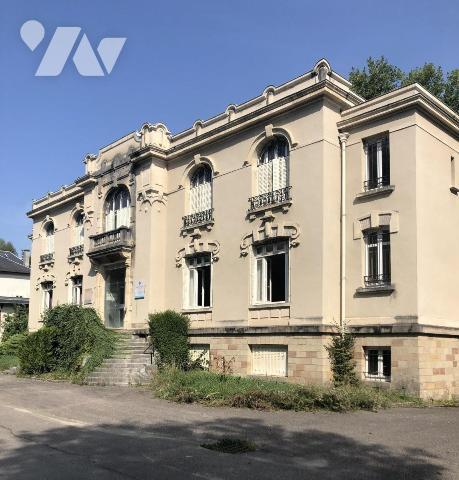 VILLA DE CARACTERE A USAGE DE BUREAUX