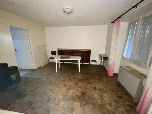 Immeuble de rapport à vendre à Saint-Priest-Taurion en Haute-Vienne (87480), ref : MGC/1151