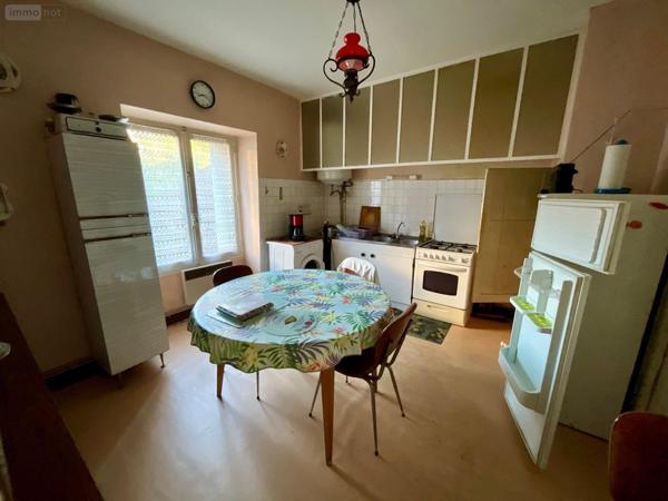 Immeuble de rapport à vendre à Saint-Priest-Taurion en Haute-Vienne (87480), ref : MGC/1151