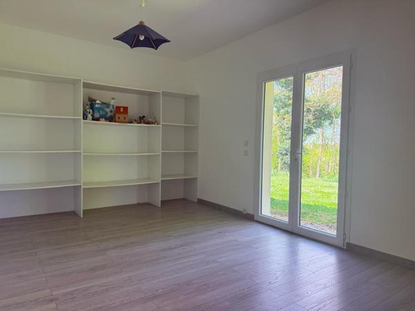 Maison 210 m² à Cours-de-Pile