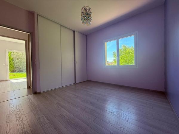 Maison 210 m² à Cours-de-Pile