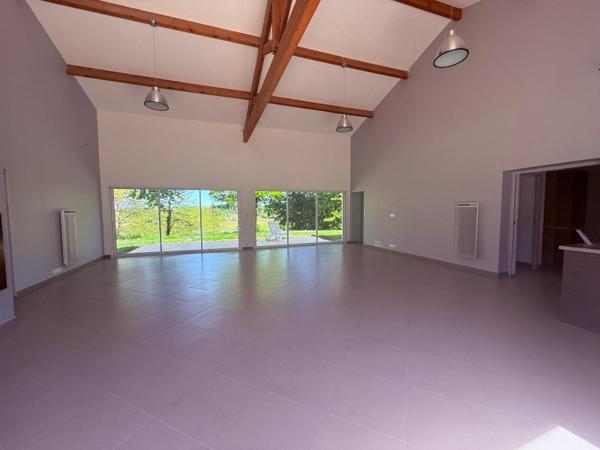 Maison 210 m² à Cours-de-Pile