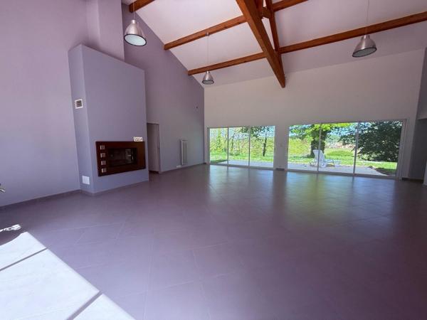 Maison 210 m² à Cours-de-Pile