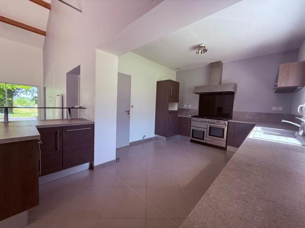 Maison 210 m² à Cours-de-Pile