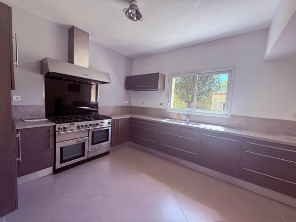 Maison 210 m² à Cours-de-Pile