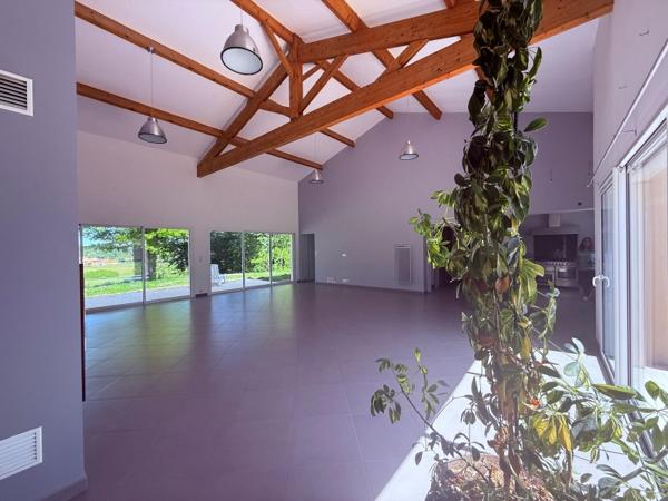 Maison 210 m² à Cours-de-Pile